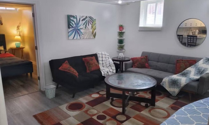 Meadowvale Village House | Brand New Guest Suite near 407/401 Airport
