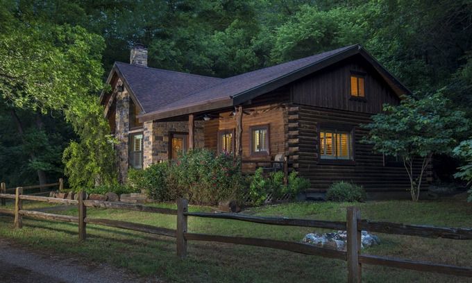 Waco House | Brazos Bluffs Ranch: Beautiful Home in Rural Setting