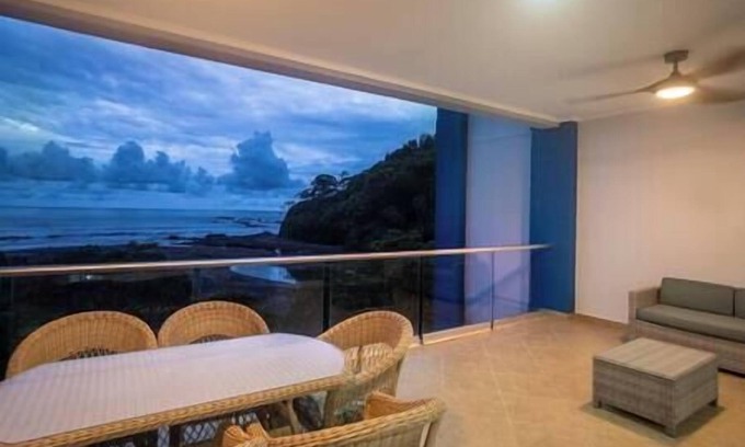 Barrio Los Faroles Apartment | Breakwater Point 502