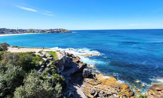 Bondi Apartment | Breathtaking Ocean Views