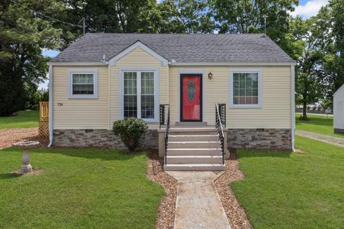Shelbyville House | Breezehome Cottage