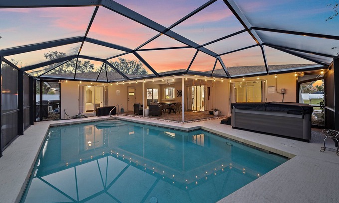 Sarasota House | Breezemont Bungalow | Private pool, Hot tub + Sauna