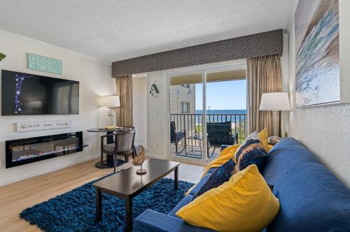 Rocky Point House | Breezy Balcony Mesmerizing Views from Balcony
