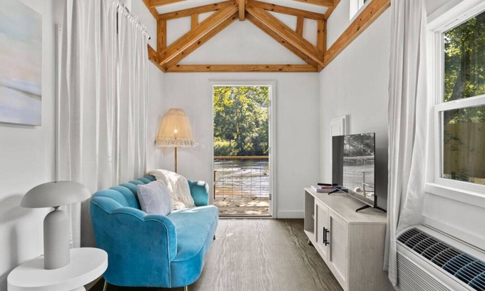 Sylva House | Breezy, Riverfront Tiny Home, King Bed, and Deck