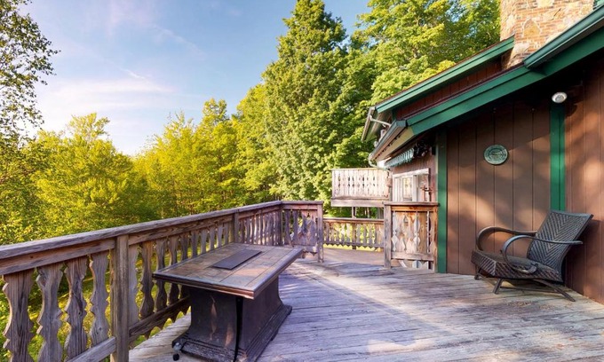 Franconia House | Bridal Veil Lodge