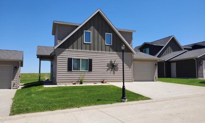 Arnolds Park Villa | Bridges Bay Vacation Cabin 279