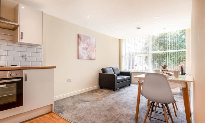 Pontefract Apartment | Bright 1 Bedroom Budget Flat in Central Pontefract