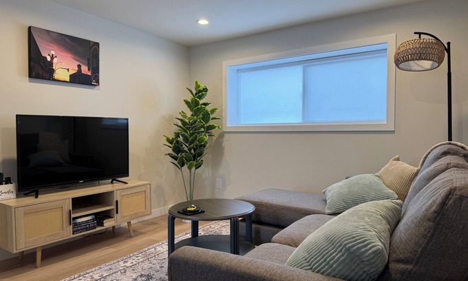 Saanich West Apartment | Bright 1BR Near VGH – Private, Central location, Pet Friendly