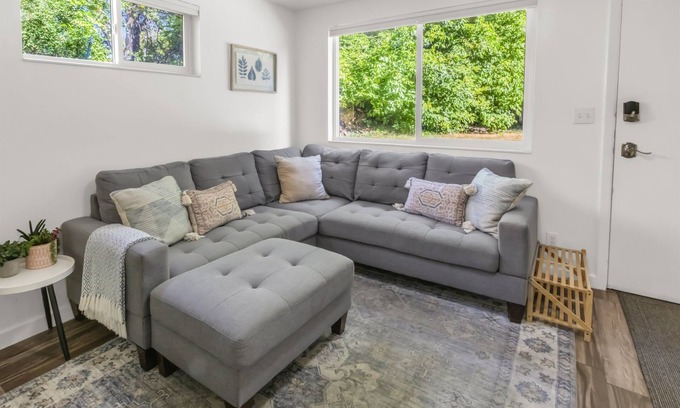 Logan Apartment | Bright 2br Great Location Near USU and Downtown