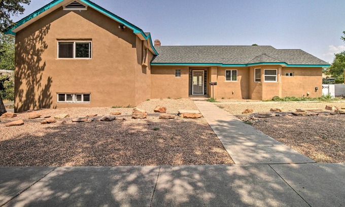 Silver Hill Villa | Bright ABQ Villa with Fire Pit - 3 Mi to Airport!