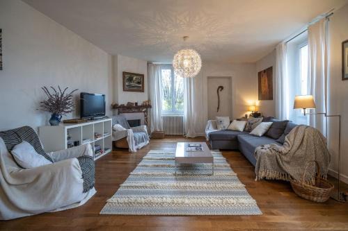 Passy Apartment | Bright airy spacious apartment