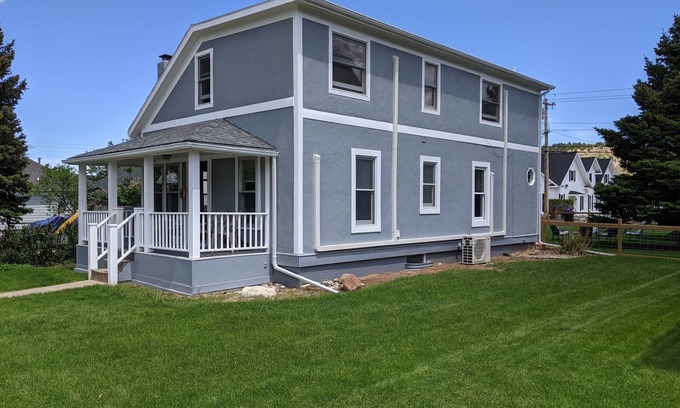 Spearfish House | Bright and airy 2br, walking distance to downtown