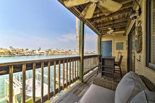 Corpus Christi Apartment | Bright and Breezy Condo, 2 Mi to Whitecap Beach!