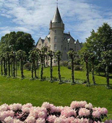 Fana Apartment | Bright Apartament Near the Castle Free Parking Comfort & Elegance