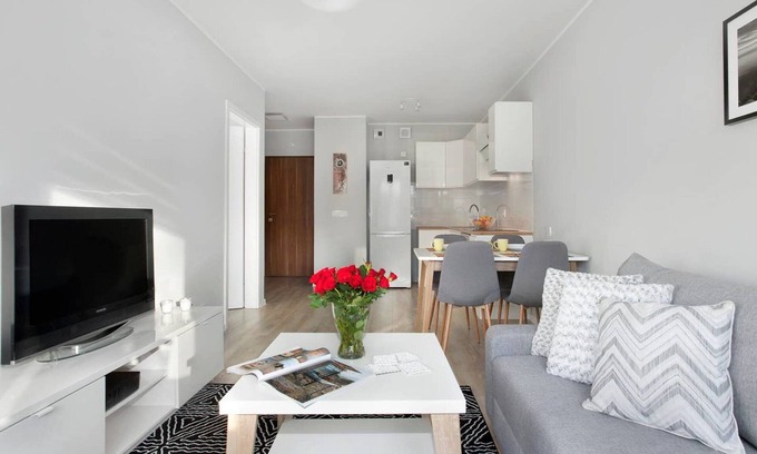 Zaspa Apartment | Bright Apartment Near the Beach With a Terrace