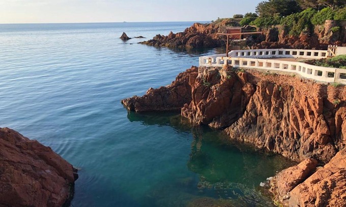Le Trayas Apartment | Bright apartment with a garden and a wonderfull sea view