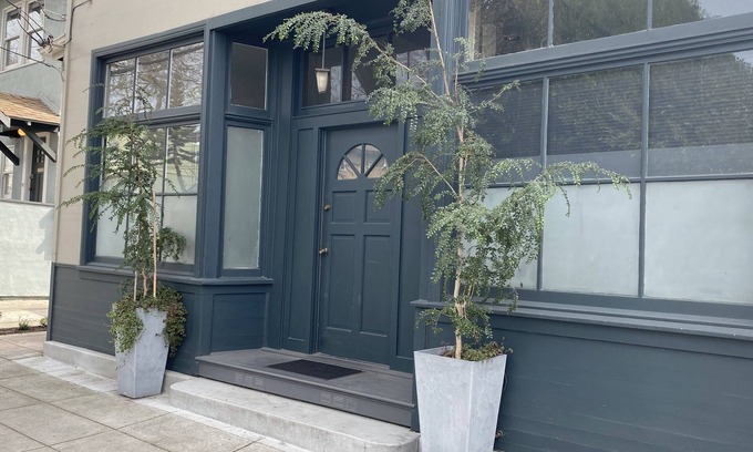 Southwest Berkeley Apartment | BRIGHT,CLEAN,MODERN-Perfect for Work, Getaway, Ask RE discount for Extended stay