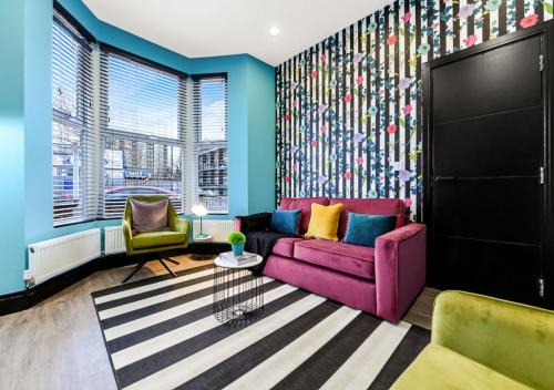 Northumberland Park Apartment | Bright & Colourful House - Best for a Large Groups