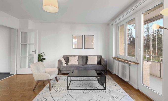 Enge Apartment | Bright & Comfortable Apartment Near Zug Station