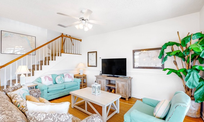 Audubon Place House | Bright duplex with two full kitchens, large decks, and private washer/dryers