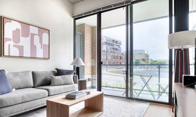 Evanston Apartment | Bright Evanston 1BR w/ Pool & Gym, walk to Northwestern, by Blueground