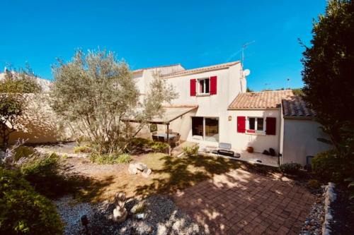 Saint-Xandre House | Bright house with garden near La Rochelle