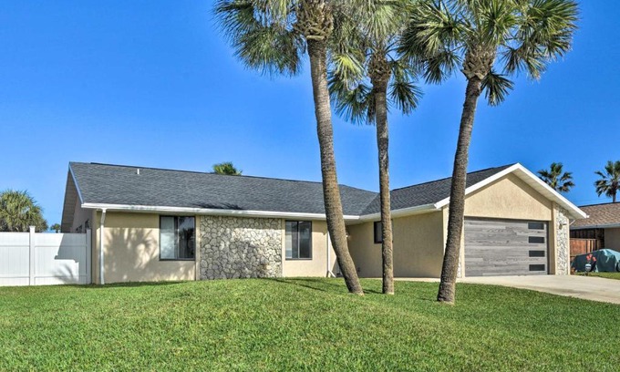 Ormond Beach House | Bright Ormond Beach Home about 14 Mi to Daytona!
