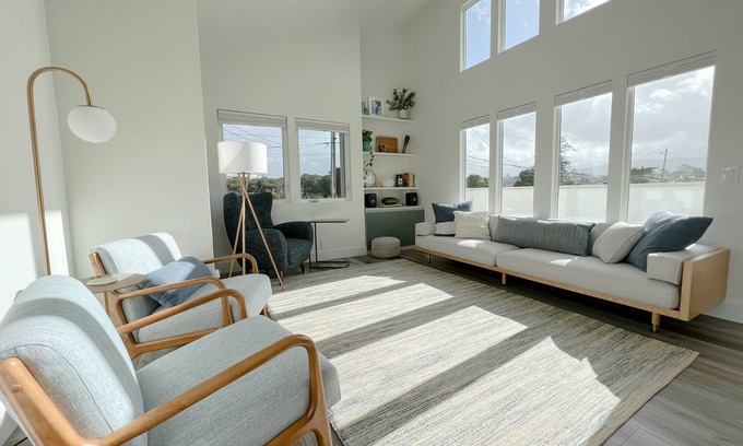 Baywood Park House | Bright, quiet home for long term rentals near nature trails and the beach
