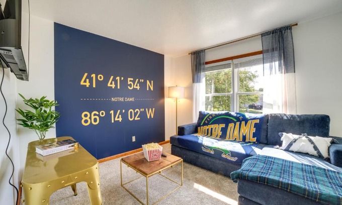 South Bend House | Bright South Bend Home about 4 Mi to Notre Dame!