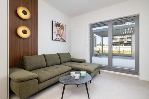 Katowice Apartment | Bright Studio in Katowice with Parking, Sauna & Gym by Noclegi Renters