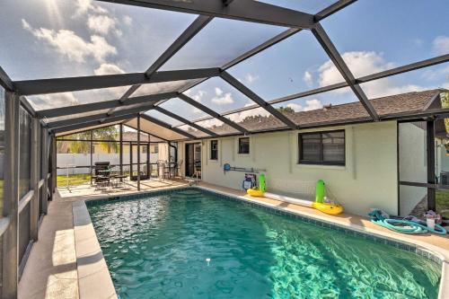 South Venice House | Bright Venice Home with Yard Less Than 4 Miles to Beach!