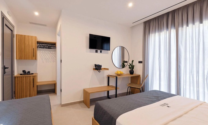 Galatas Hotel | Brisot