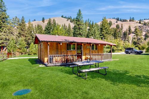 Sula House | Broad Axe - Cabin #3 - Big Horn