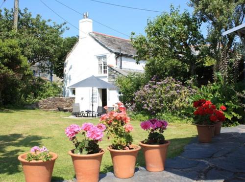 Port Isaac House | Brook Cottage is a traditional fisherman's cottage