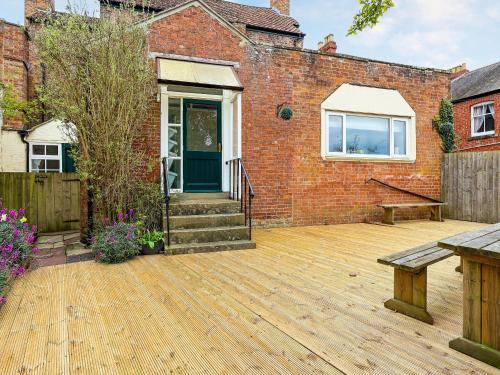 Berkeley House | Brook House - Uk43013