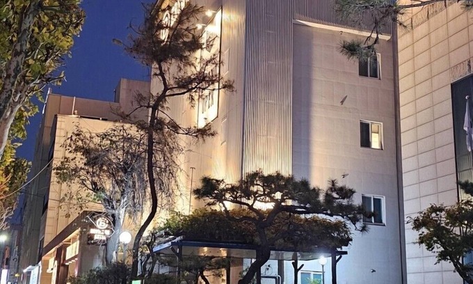 Daemyeong-dong Hotel | Browndot seongdangmot