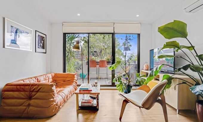Brunswick Apartment | Brunswick Executive Apt 2BR with parking