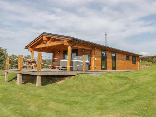 Machynlleth House | Bryn Eiddon Log Cabin