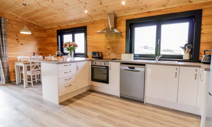 Machynlleth Cabin | Bryn Eiddon Log Cabin