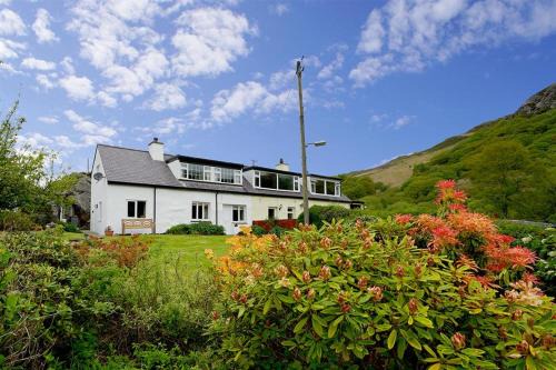 Capel-Curig House | Bryn Llys Uchaf