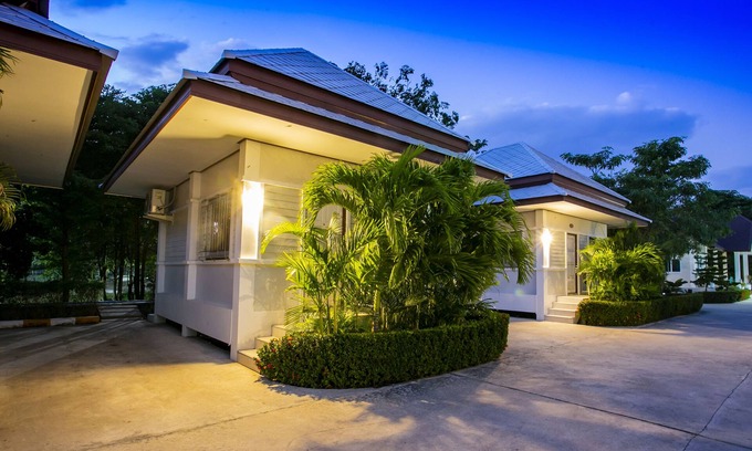 Ang Thong Hotel | Bualuang Boutique Resort