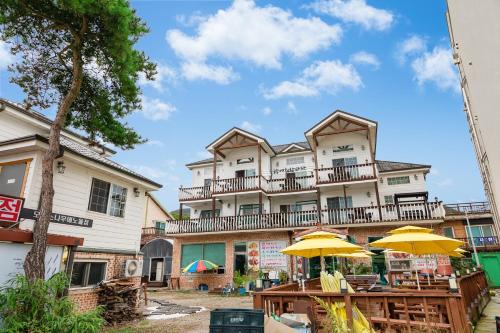 Buan House | Buan Solhayng Bada Pension