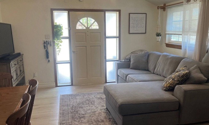 Las Lomas Cottage | Budget house with yard