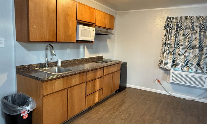 Old Farm District Hotel | Budget Inn Bend