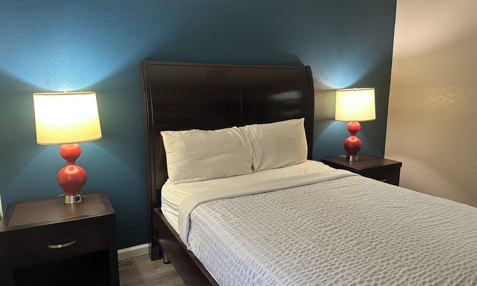 Barnesville Hotel | Budget Inn, Hwy 41
