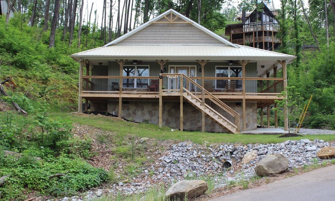 Chalet Village North Ski Chalet | Built in 2018 this is a charming, spacious chalet that sleeps 6!