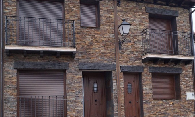 Buitrago del Lozoya Apartment | Buitrago Old Bridge ENCINA HOUSE