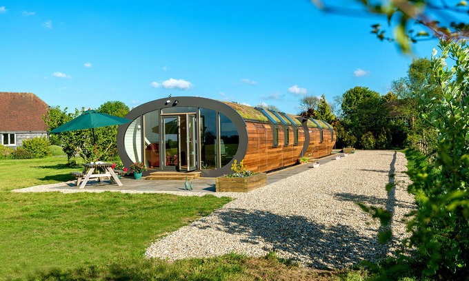 Etchinghill House | Bumble Barn - Three Bedroom House, Sleeps 6