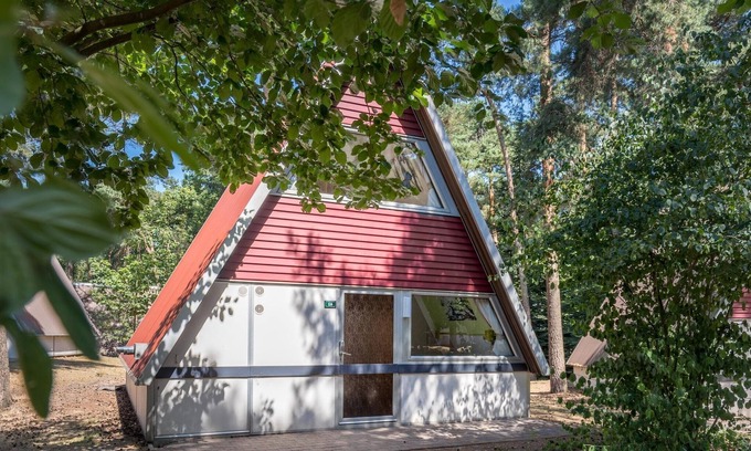 Municipality of Geldrop-Mierlo House | Bungalow in Wolfsven near Nature Reserve