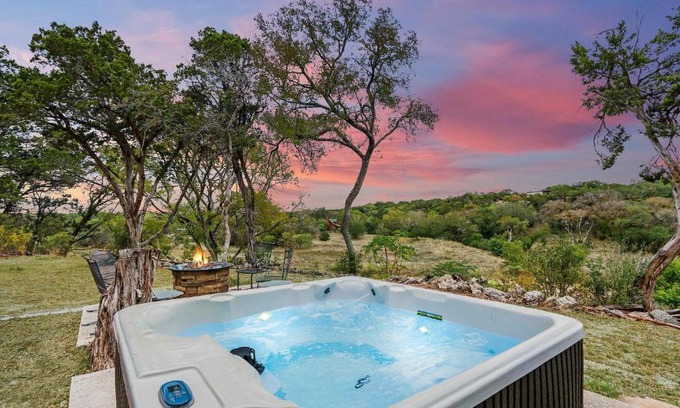 Wimberley House | Bungalow on the Bluff